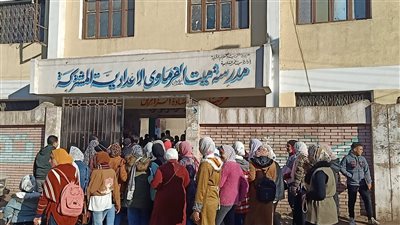 توافد طلاب الشهادة الإعدادية في الدقهلية لأداء امتحان الإنجليزي | فيديو وصور