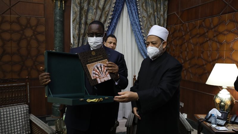 شيخ الأزهر مع رئيس