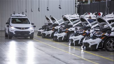الرئيس التنفيذي لشركة جنرال موتورز تجري اختبارات على السيارات ذاتية القيادة 