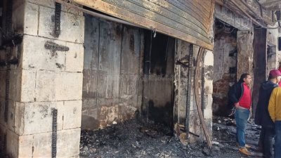 محال متفحمة.. آثار حريق العمارات المجاورة لمسجد الحسين | فيديو 