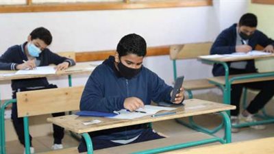 الهندسة صعبة.. استياء طلاب الشهادة الإعدادية في بني سويف من مستوى الامتحان | فيديو 