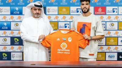 رسميا.. وليد أزارو ينضم إلى عجمان الإماراتي