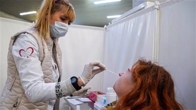 فتاة إفريقية تعاني من تحور 21 سلالة لكورونا داخل جسدها 