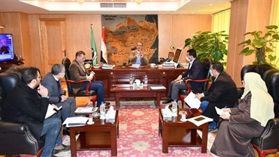 محافظ الفيوم يشكل لجنة لتوفيق أوضاع ٢١٥ ورشة ومصنعا مخالفا