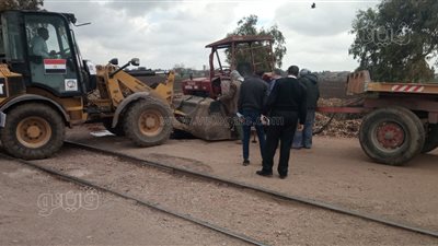 اصطدام قطار كفر الزيات بجرار زراعى دون إصابات |صور