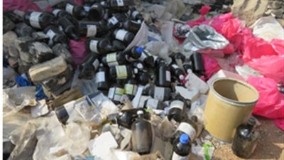 ضبط 15 طن نفايات طبية خطرة داخل مخزن بدون ترخيص في الشرقية