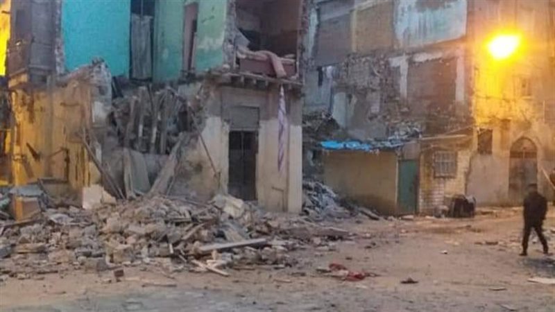 انهيار أجزاء من عقار