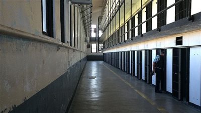 موقف أسر نزلاء السجون من أحقية الحصول على دعم نقدي