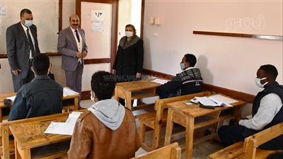 طلاب الاعدادية بأسوان: 