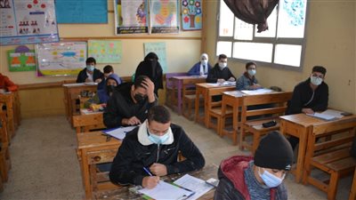 التعليم تحسم الجدل حول حقيقة إلغاء الفصل الدراسي الثاني 