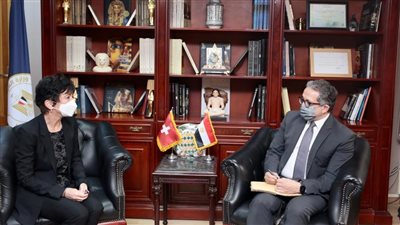 الآثار تتلقى عرضا لإقامة معرض رسومات لأشهر فناني سويسرا