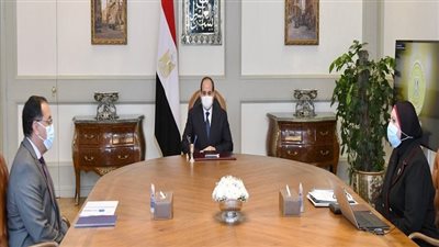 بسام راضي: الرئيس يتابع جهود وزارة التجارة والصناعة لتعميق التصنيع المحلي وتنمية الصادرات.. ويوجه بالاستمرار في تشجيع إنشاء المجمعات الصناعية.. توفير كافة سبل الدعم لتنمية الصادرات المصرية
