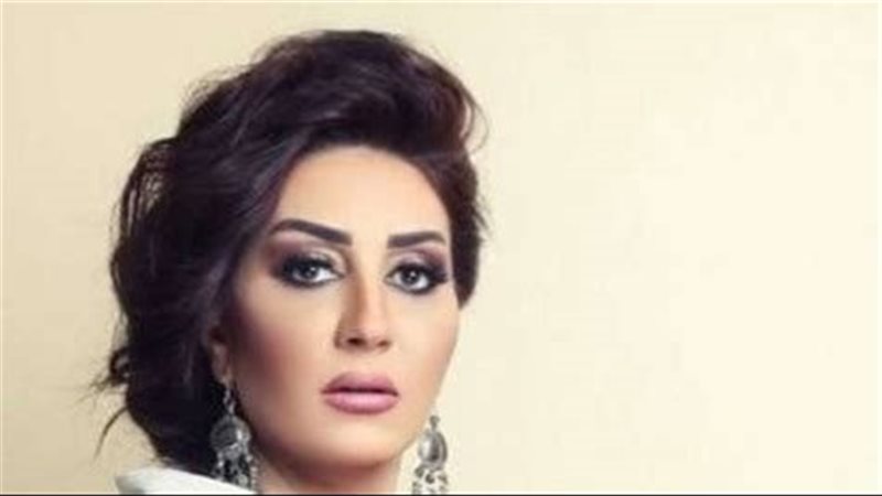 الفنانة وفاء عامر