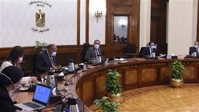 الحكومة تدرس التوسع في أعداد محطات تموين السيارات بالغاز والشحن الكهربائي بشرم الشيخ