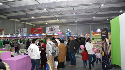 64 ألف زائر لمعرض القاهرة الدولي للكتاب في يومه السادس