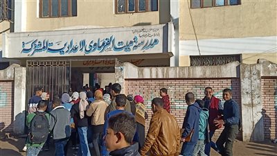 طلاب الشهادة الإعدادية بالدقهلية يختتمون اليوم امتحانات الترم الأول بـ