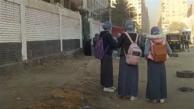 توافد طالبات أولى ثانوى بشبرا لأداء امتحاني 