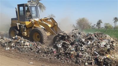 حملة مكبرة لرفع كفاءة منظومة النظافة في ملوى بالمنيا | صور 