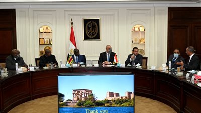وزير الإسكان يعرض على نظيره من زيمبابوى التجربة العمرانية المصرية فى عهد السيسي