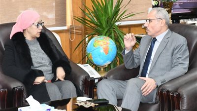 رئيس جامعة قناة السويس يستقبل رئيس معهد تكنولوجيا المعلومات | صور 