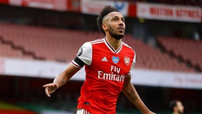 رسميا.. برشلونة يعلن ضم المهاجم الجابوني إيمريك أوباميانج