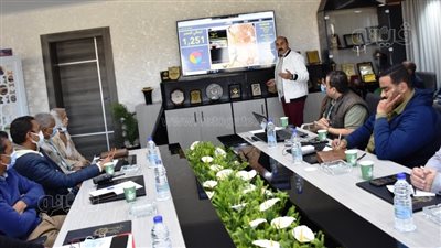 محافظ أسوان: المواطن شريك أساسى لتحويل تطبيق 