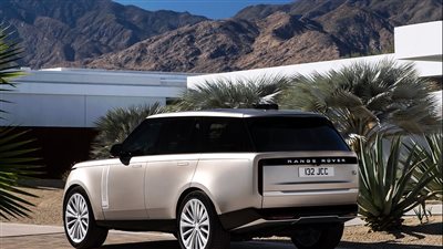السوق المصري يستقبل سيارات رينج روفر موديل 2022 السبت القادم