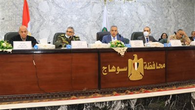 طارق الفقي يبحث نتائج مبادرة «سوهاج بلا أمية»