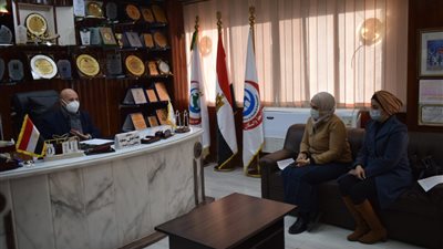 وكيل وزارة الصحة بالشرقية يتفقد سير العمل بمستشفى أبوحماد المركزي
