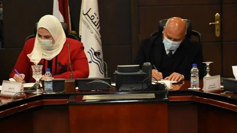 وزير النقل ووزيرة
