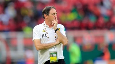 مدرب الكاميرون: نعمل على إيقاف خطورة محمد صلاح والشعب ينتظر اللقب