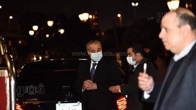 وزير التموين وعمرو خالد وأحمد قذاف الدم في عزاء اللواء عبد السلام المحجوب | صور