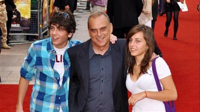 «فيفا» يبدأ التحقيق في جرائم جنسية لمدرب المنتخب الإسرائيلي لكرة القدم