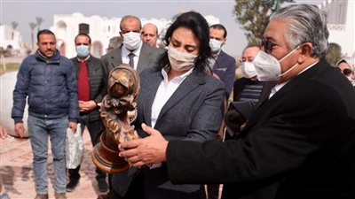 نائبا وزير السياحة والآثار ومحافظ القاهرة يزوران قرية الفواخير