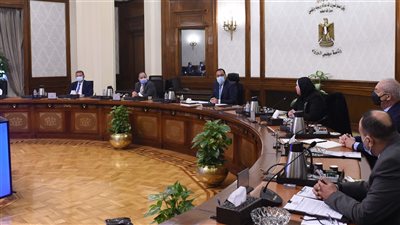 رئيس الوزراء يشدد على وضع خريطة طريق لتنفيذ استراتيجية صناعة السيارات في مصر 