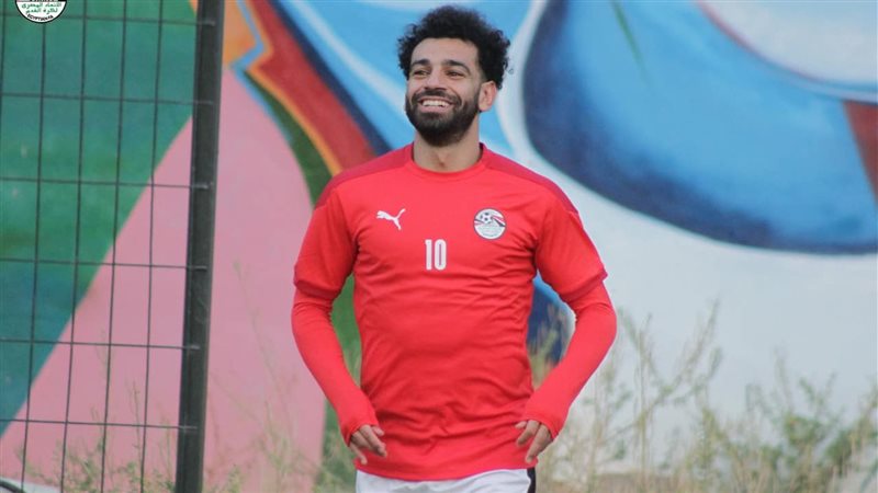 محمد صلاح قائد منتخب