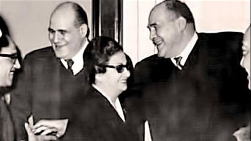 أم كلثوم تتوسط مصطفى