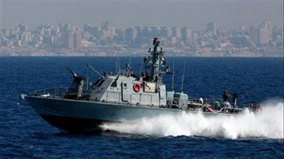 زورقان حربيان تابعان للجيش الإسرائيلي يخترقان المياه الإقليمية لدولة عربية 