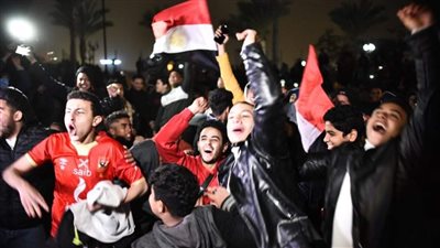 فرحة جنونية للجمهور المصري بمركز شباب الجزيرة بعد الفوز على الكاميرون | فيديو وصور