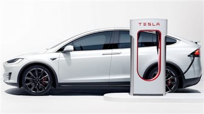 الإهانات العنصرية.. قضايا تواجهها شركة تسلا 