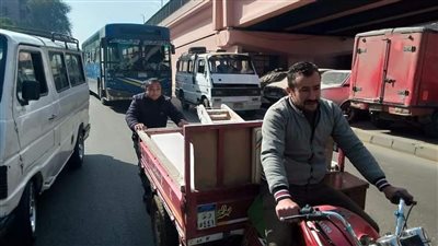 ضبط ٣٣ مركبة توك توك تسير عكس الاتجاه بجنوب الجيزة |صور