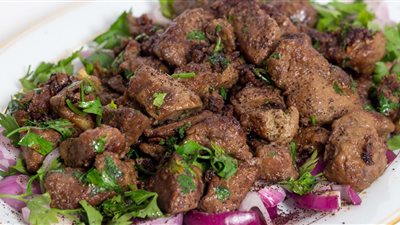 خطوات عمل الكبدة الإسكندراني مثل المطاعم.. لا تفوتيها