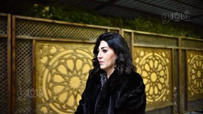 وفاء عامر وخالد جلال في عزاء والدة محمد جمعة | صور