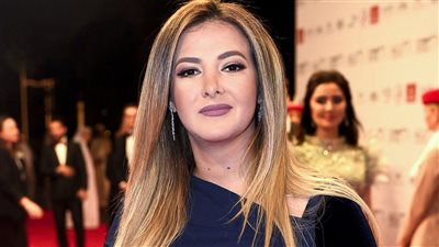 دنيا سمير غانم توثق بصماتها على جدار المشاهير بالمملكة السعودية