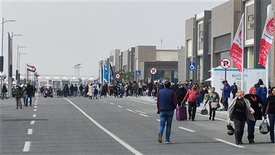 50 ألف زائر في أول ساعات اليوم العاشر لمعرض القاهرة الدولي للكتاب |صور 