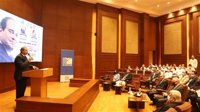 سعفان ومحافظ جنوب سيناء يسلمان 120 وثيقة تأمين تكافلي للعمالة غير المنتظمة