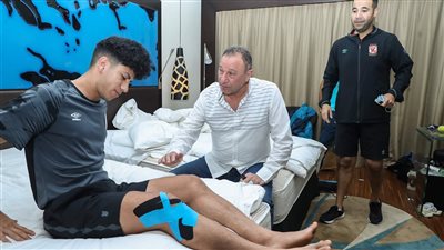 الخطيب يزور عمار حمدي ويطمئن على حالته