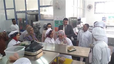 قصة نجاح 3 شباب حصلوا على دورة تدريبية فندقية وأصبحوا أصحاب أعمال بسوهاج.. والقوى العاملة تكشف تفاصيل مبادرة مهارتك أساس مهنتك