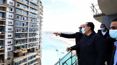 مدبولي يتفقد نماذج تشطيبات الأبراج الشاطئية.. ويزور المدينة التراثية بالعلمين الجديدة