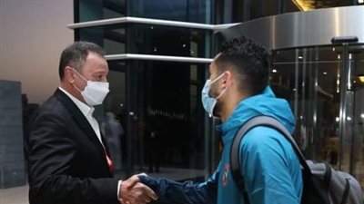 الأهلي في المونديال | الخطيب يؤازر اللاعبين قبل التحرك إلى ملعب آل نهيان